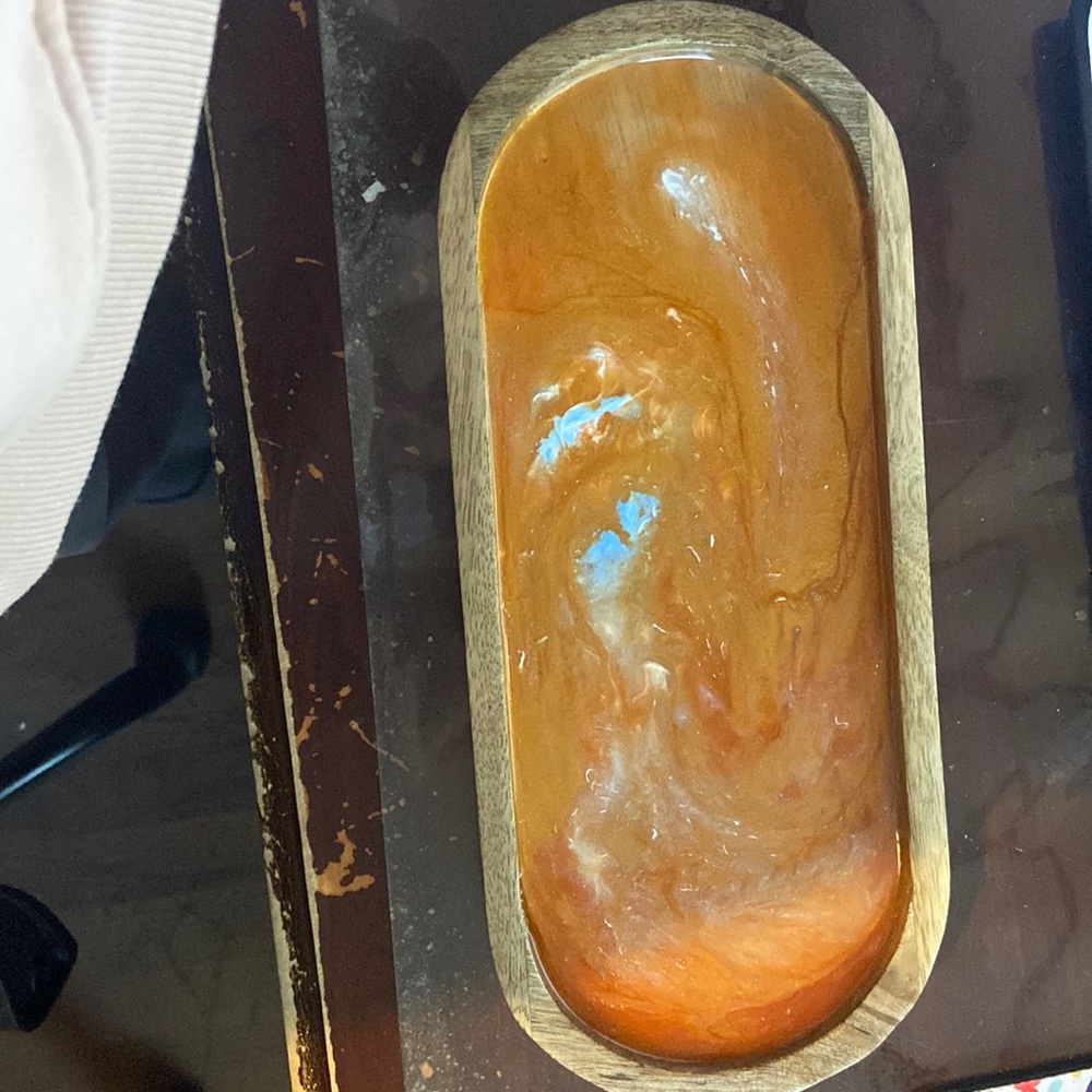 Resin tray